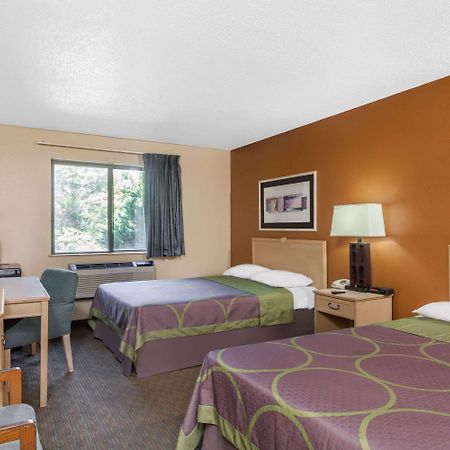 Super 8 By Wyndham Charlotte/Amusement Park Area Hotel Exterior photo